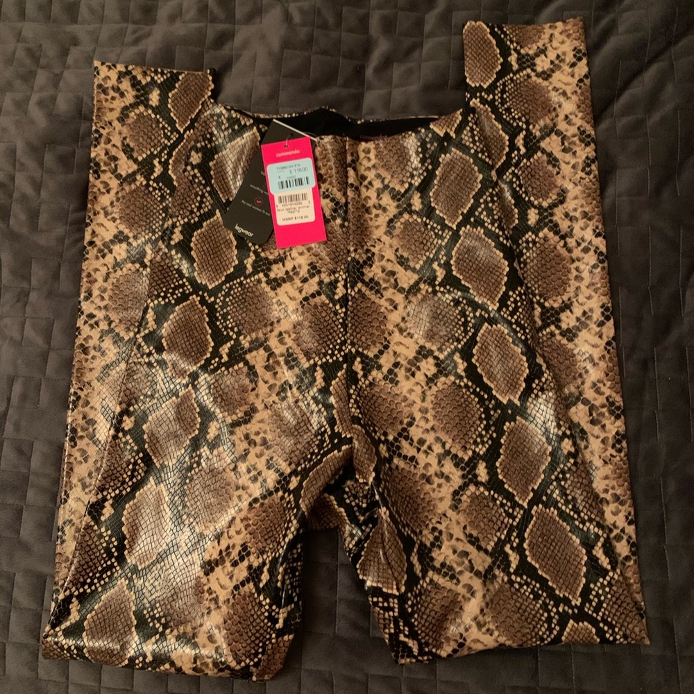 NWT! 💕 Faux Leather LF Pants